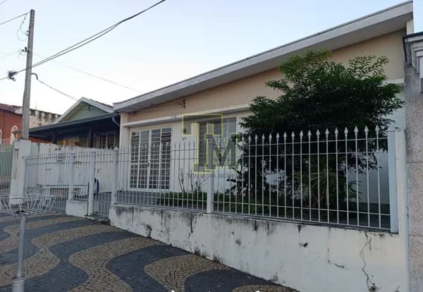 Casa a venda em Valinhos/SP - Próximo ao centro