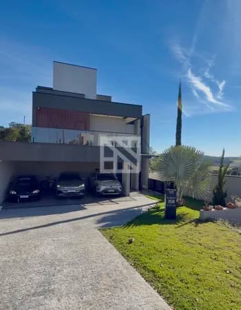Sobrado Porteira Fechada em Condomínio com 5 dormitórios, sendo 3 suítes, Espaço Gourmet e Piscina