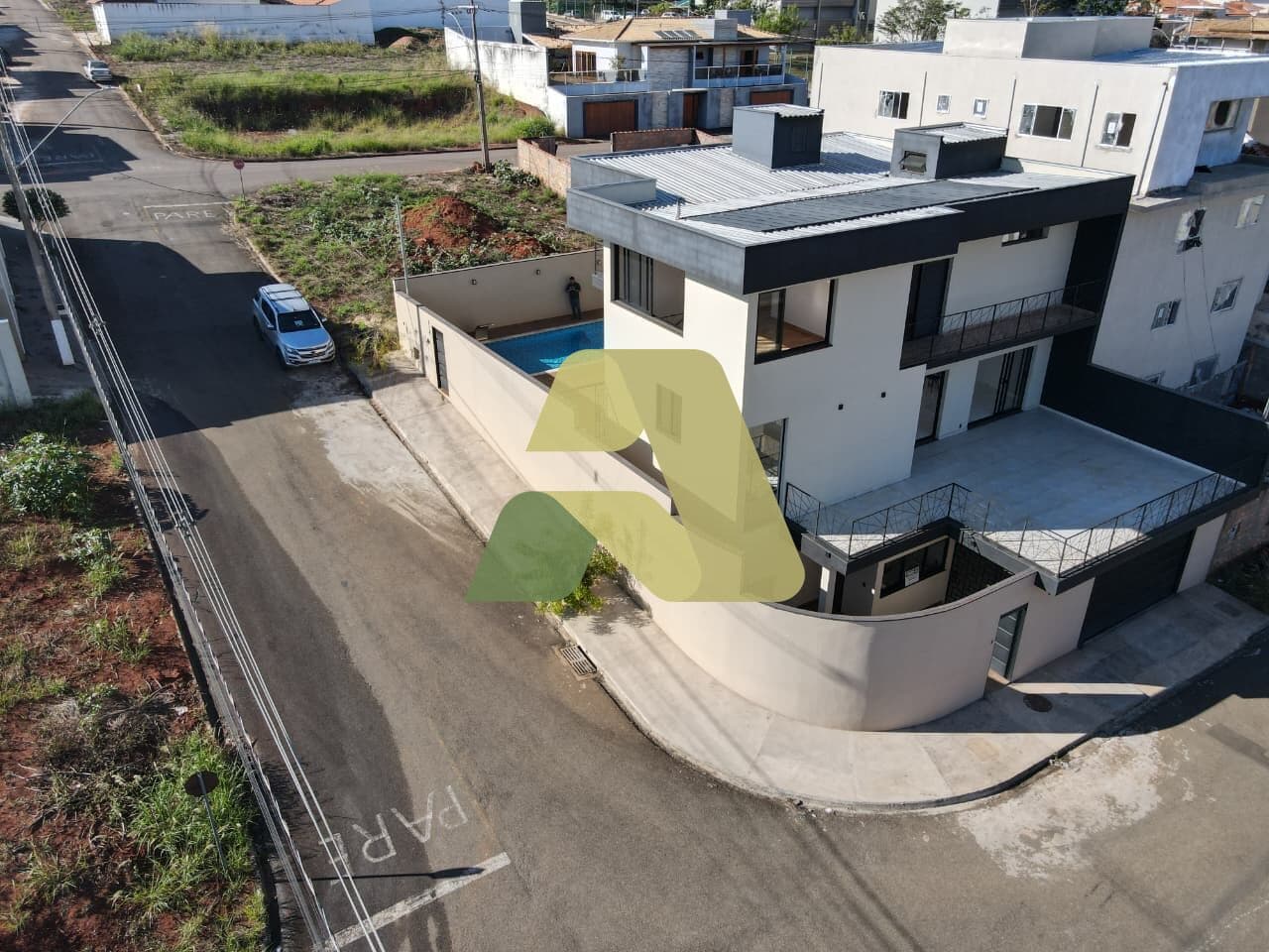 🏡 Casa à Venda – Bairro Bela Vista Excelente oportunidade para quem busca conforto, espaço e lazer!