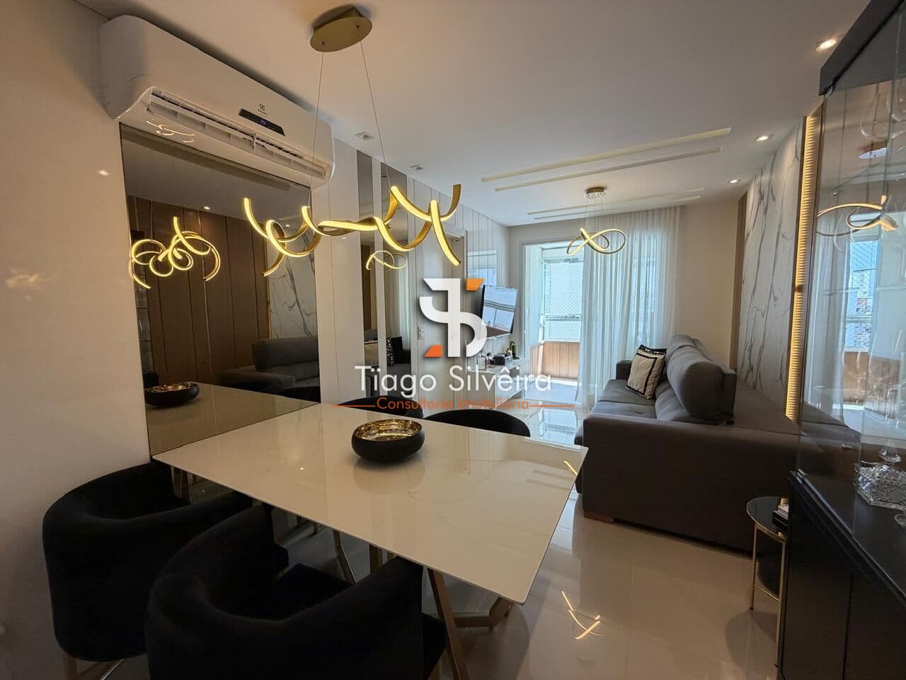 Apartamento Mobiliado à Venda no Abraão | Sofisticação, Conforto e Localização Estratégica em Florianópolis