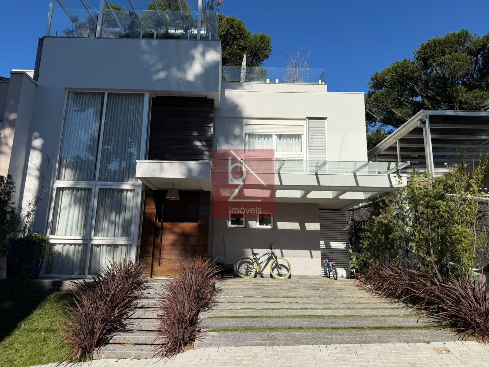 CASA EM CONDOMÍNIO 237m² SANTA CÂNDIDA SEMI MOBILIADAR$1.850.000,00