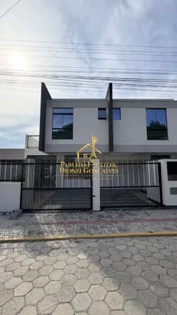 Lindo Sobrado Geminado com 85,54mt² com 2 suítes