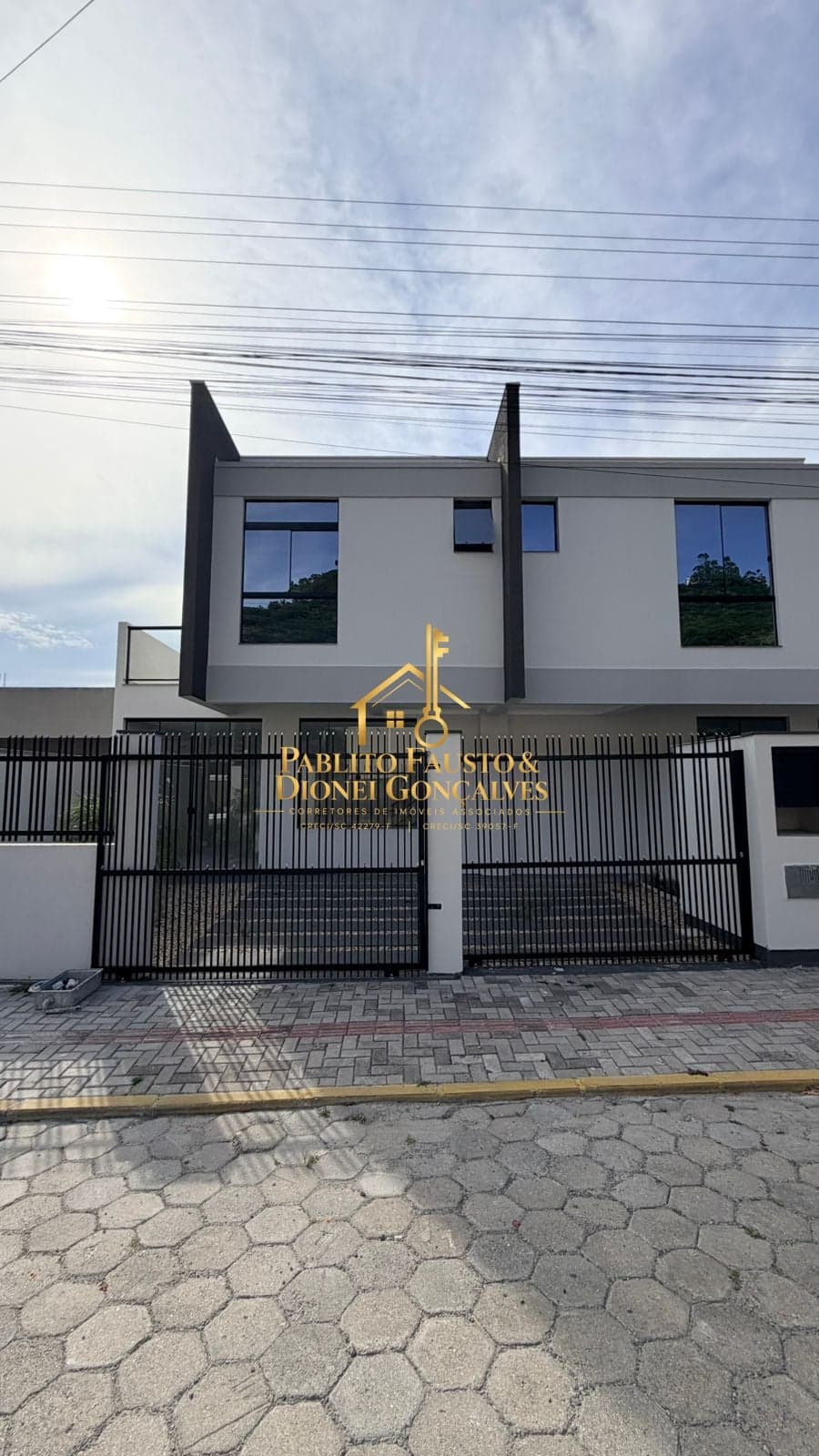 Lindo Sobrado Geminado com 85,54mt² com 2 suítes