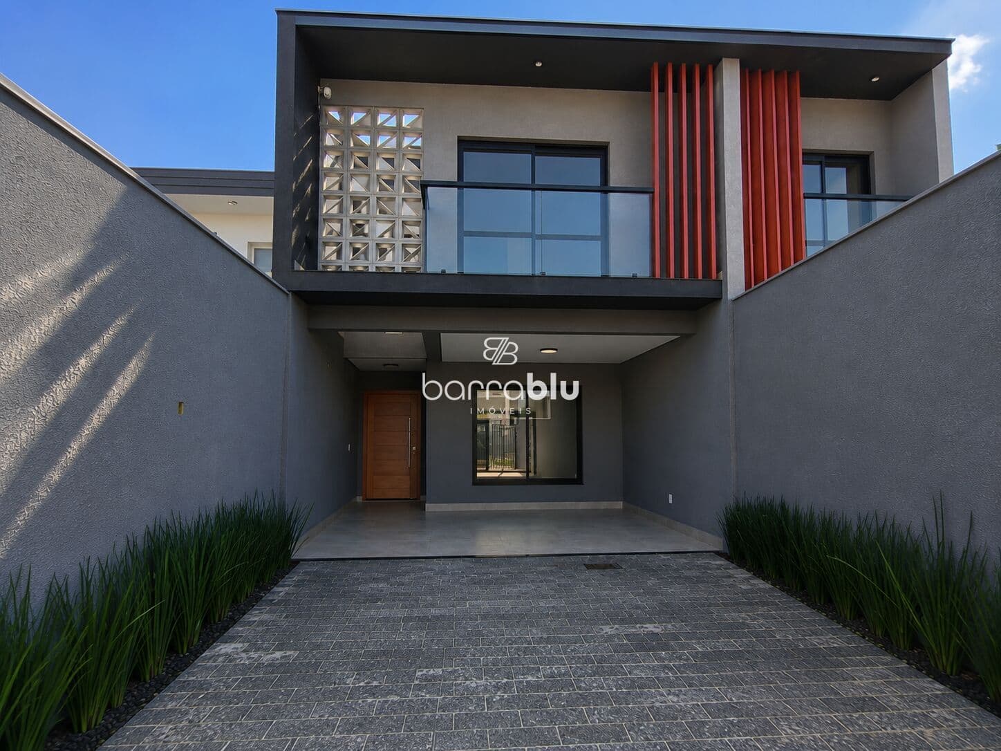 Casa com 3 dormitórios (1 suíte), 155,00m² no bairro Santa Catarina - Joinville/SC.