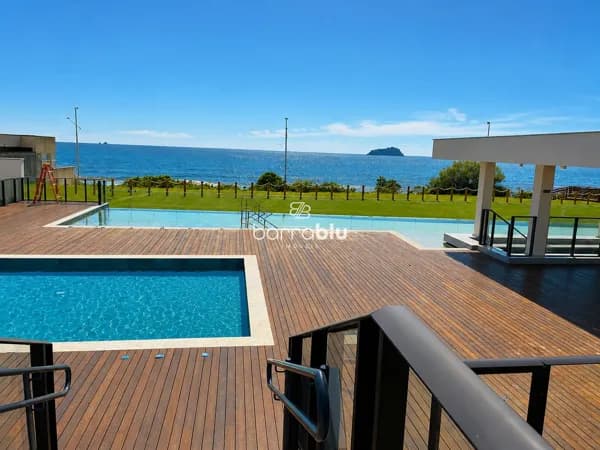 Apartamento com 2 dormitórios (1 suíte), 90,00m² no bairro Centro - Balneário Piçarras/SC.