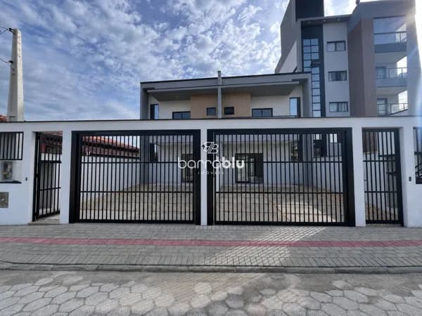 Casa com 3 dormitórios (1 suíte com closet), 100,00m² no bairro Itajubá - Barra Velha/SC.
