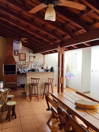 Casa á Venda no Parque dos Servidores em Ribeirão Preto/SP