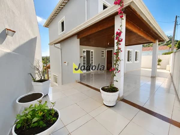 Sobrado à Venda no Vale dos Eucaliptos | Guararema - SP