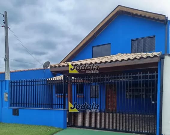 Casa em Guararema - Centro
