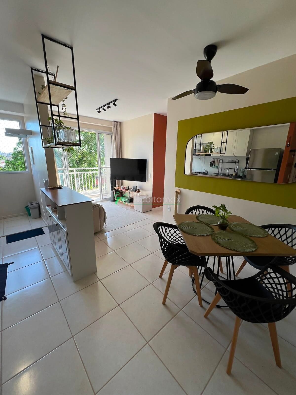 Apartamento no Condomínio Estilo Ponta Negra, andar médio com armários. Aceita Financiamento. Veja agora!