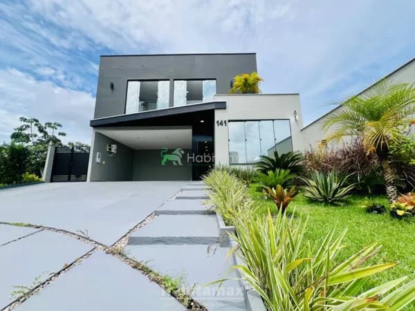 Viva com Estilo e Conforto na Ponta Negra – Casa Moderna com energia solar no Morada dos Pássaros.