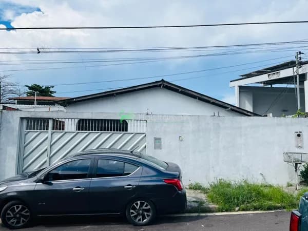 Casa Térrea no Duque de Caxias ( flores).. nao aceita financiamento otima localizao, proximo a praca de alimetacao