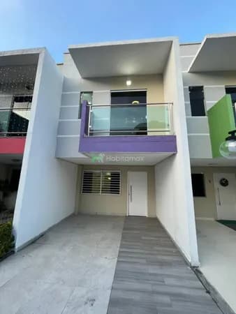 Casa Alto Padrão bairro flores, 3 quartos e apta a financiamento bancario