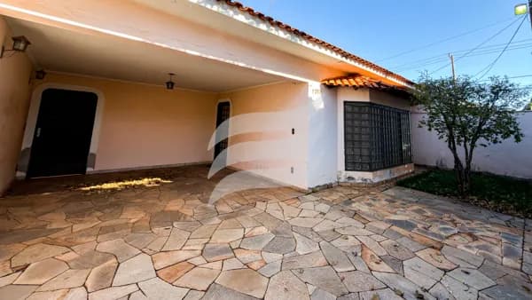Casa ideal para clínica e escritório em região central