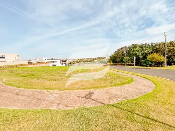 Terreno de 660 m² à venda no condomínio Royal Boulevard, Araçatuba/SP