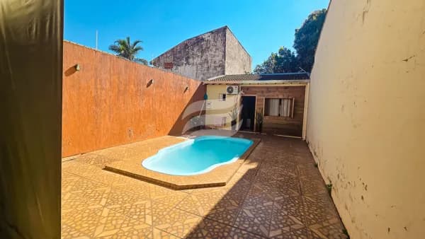Casa 03 quartos e com piscina à vend ano bairro Concórdia III, Araçatuba/SP