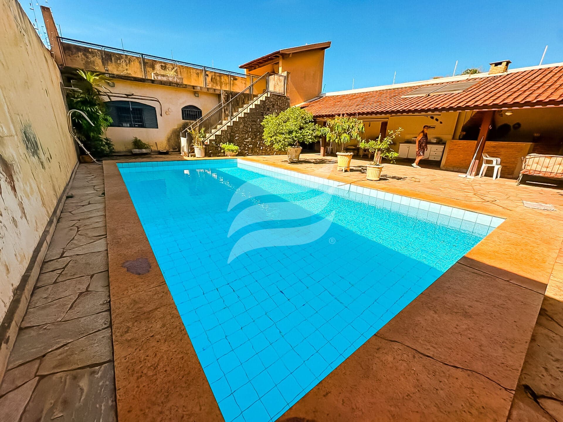 Casa 03 quartos e com piscina à venda no bairro Paraíso, Araçatuba/SP