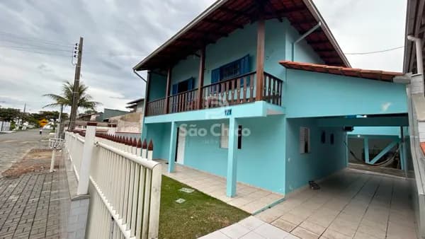 Sobrado com 6 quartos em Ubatuba! Excelente opção para ALUGUEL TEMPORADA e moradia!