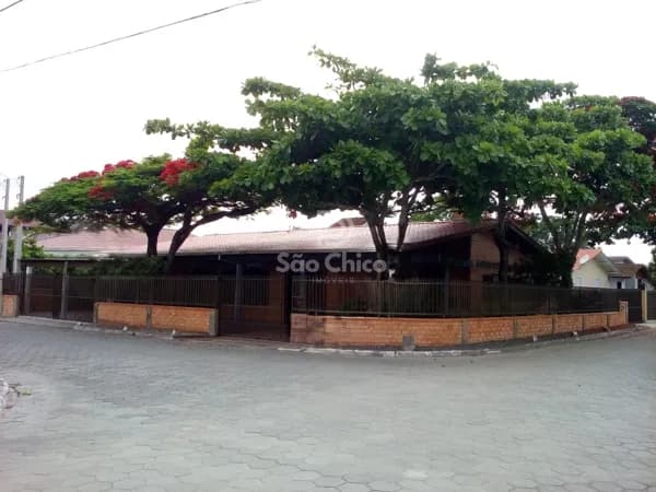 CASA AMPLA E ACONCHEGANTE