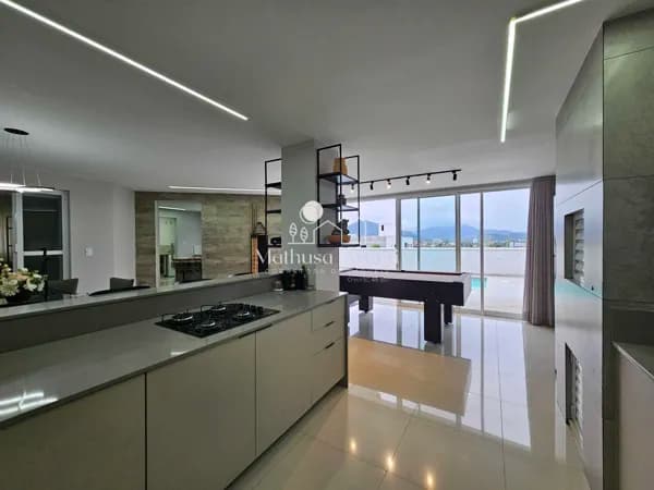 Casa Alto Padrão com 4 suítes mobiliada no bairro Amizade em Jaraguá do Sul