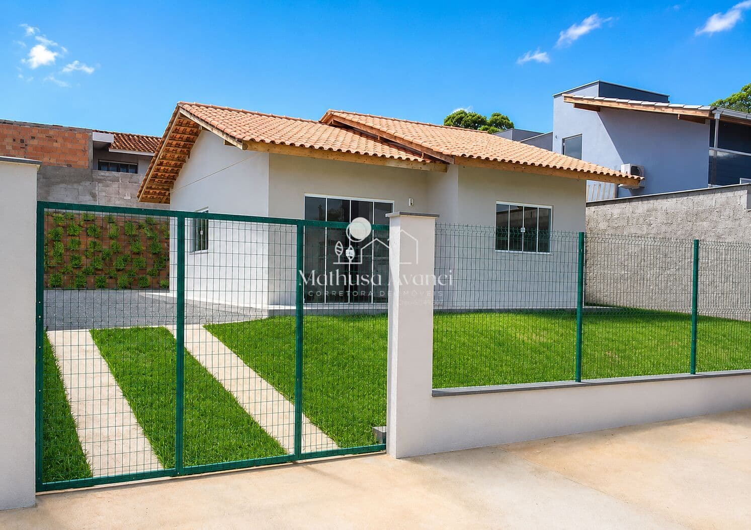 Casa murada com 2 dormitórios no bairro Nereu Ramos em Jaraguá do Sul