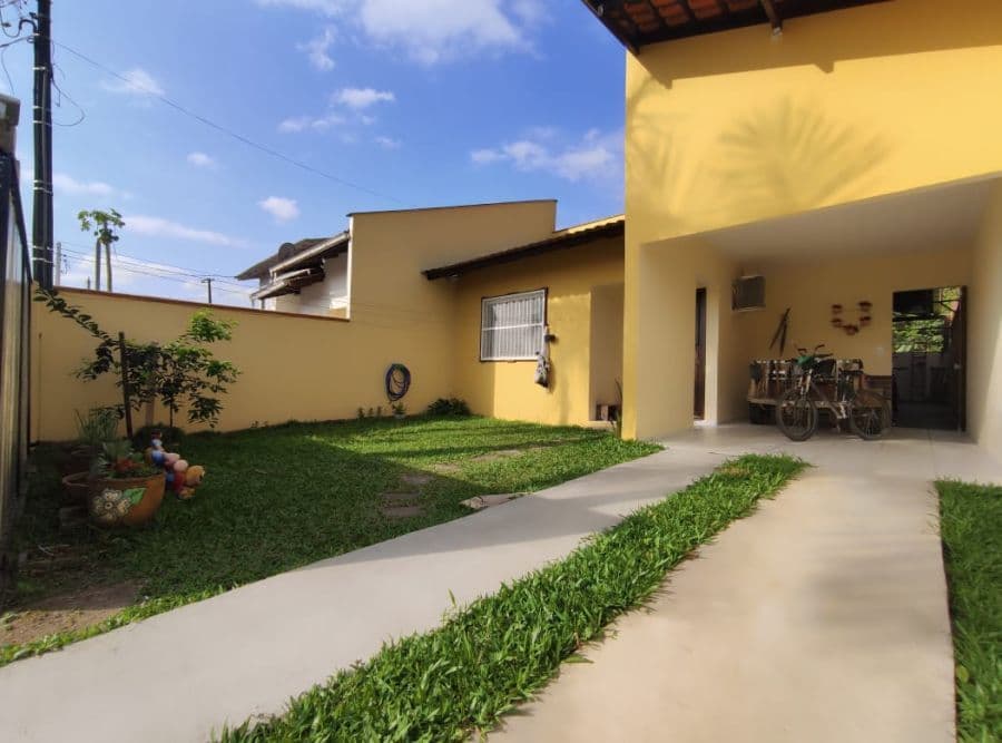 Casa em meio lote com Suíte + 2 dormitórios no bairro Ilha da Figueira em Jaraguá do Sul