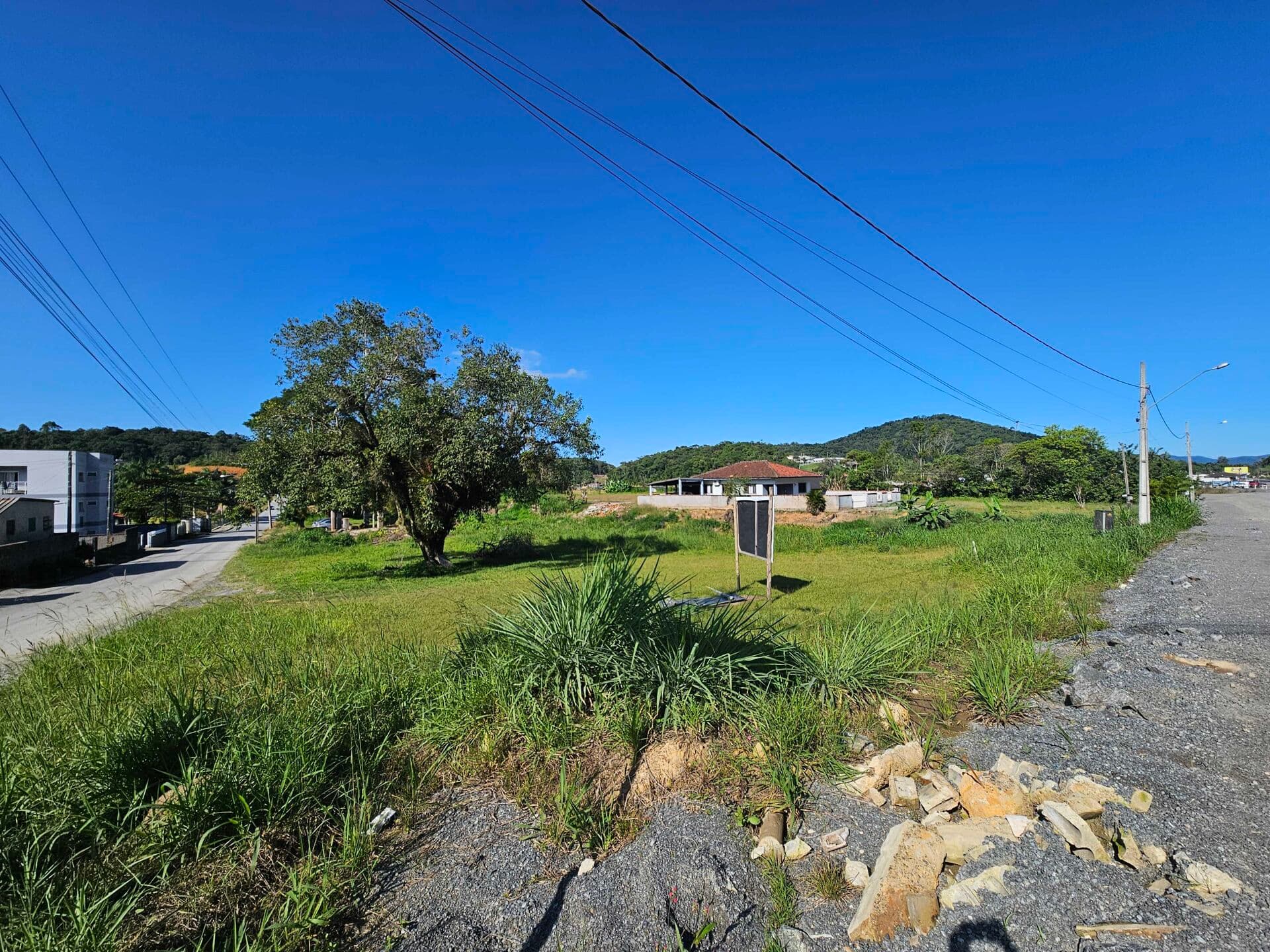 Terreno de esquina com 9.097,50 no bairro Rio Branco em Guaramirim / Rodovia SC 413