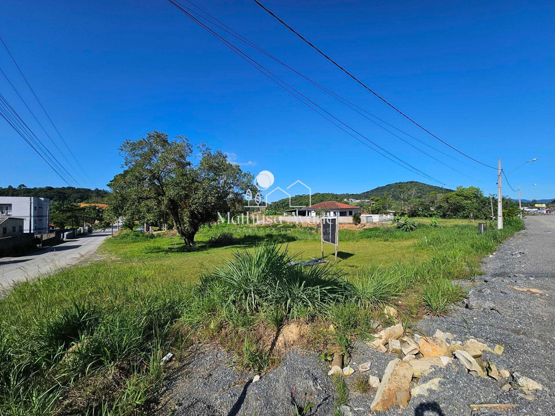 Terreno de esquina com 9.097,50 no bairro Rio Branco em Guaramirim / Rodovia SC 413