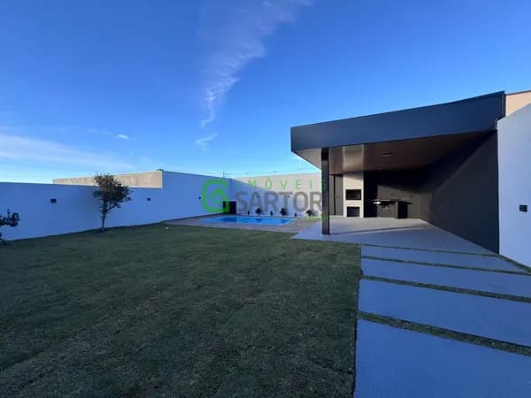 Casa com piscina no Tacca