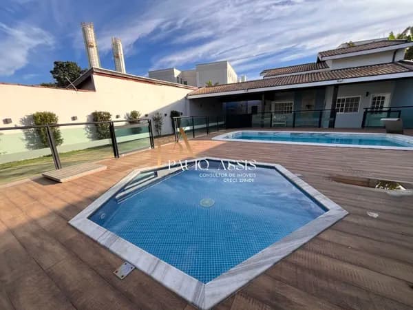 Casa para locação no bairro Santana em Pindamonhangaba