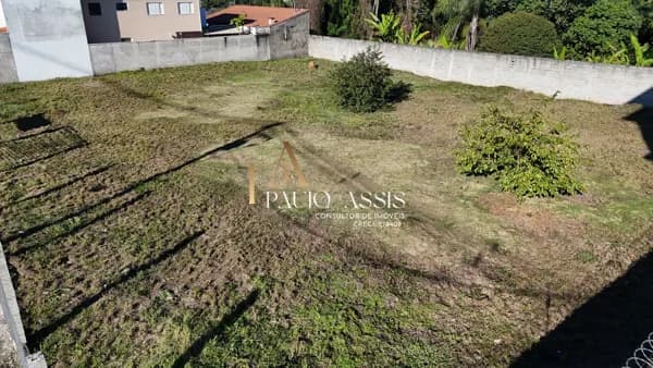 Terreno no Bairro Santana em Pindamonhangaba.