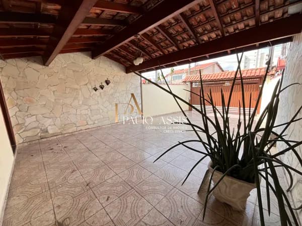 Casa a venda no Parque das Nações em Pindamonhangaba.