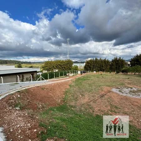 Casa em Poços de Caldas - Campo Alegre