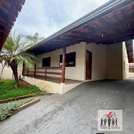 Casa em Poços de Caldas - Jardim das Acácias