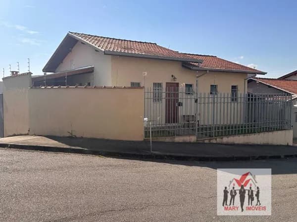 Casa em Poços de Caldas - Campo das Antas