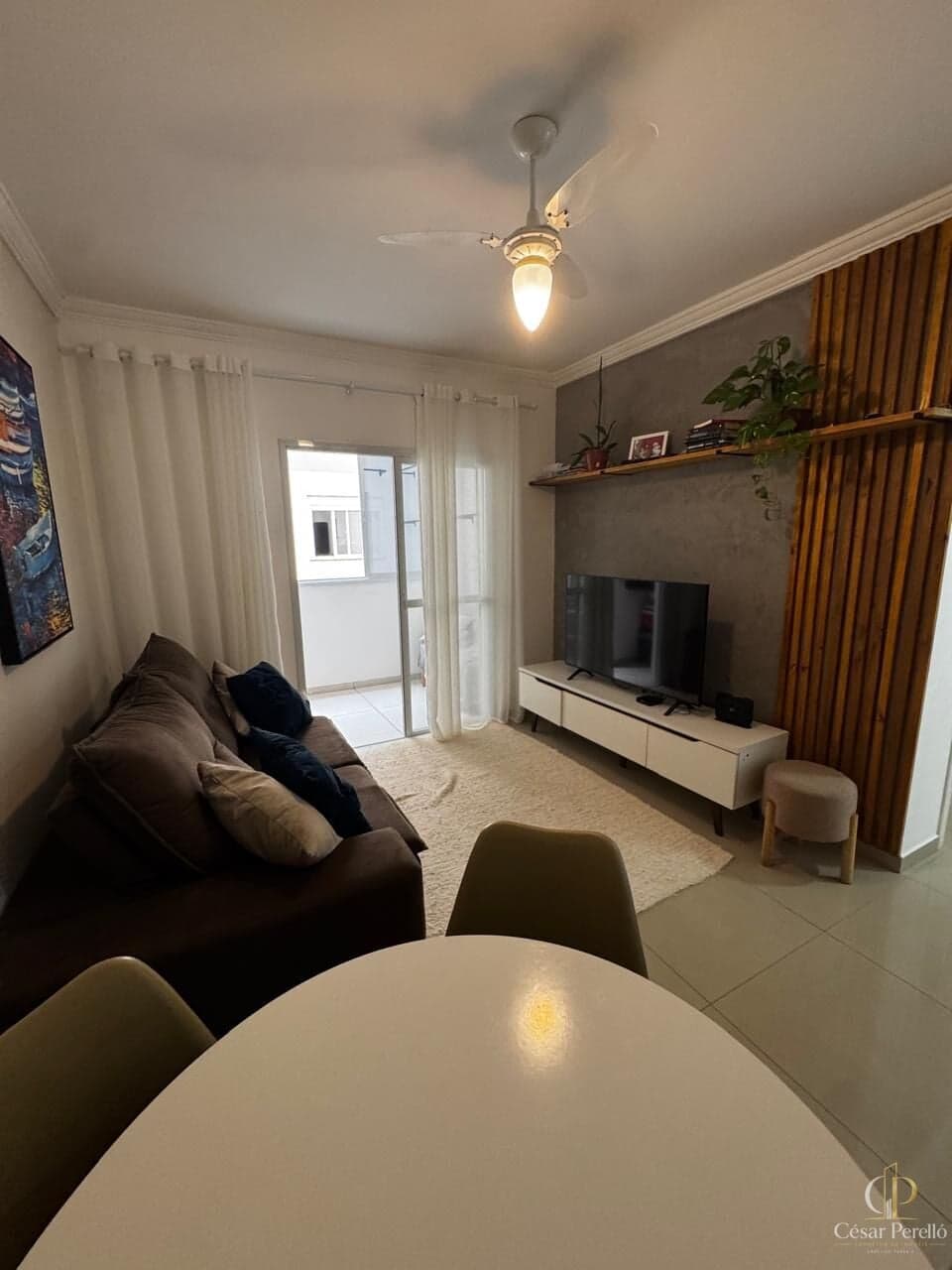 Apartamento com 2 Dormitórios e Elevador nos Ingleses