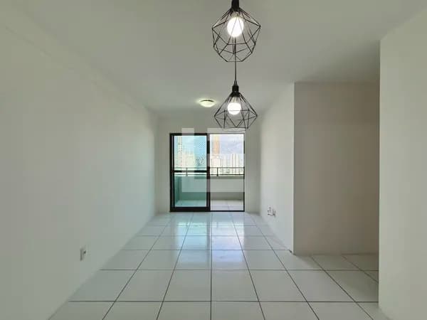 Apartamento à venda em Boa Viagem | 62 m², 2 quartos + dependência, andar alto e vista-mar