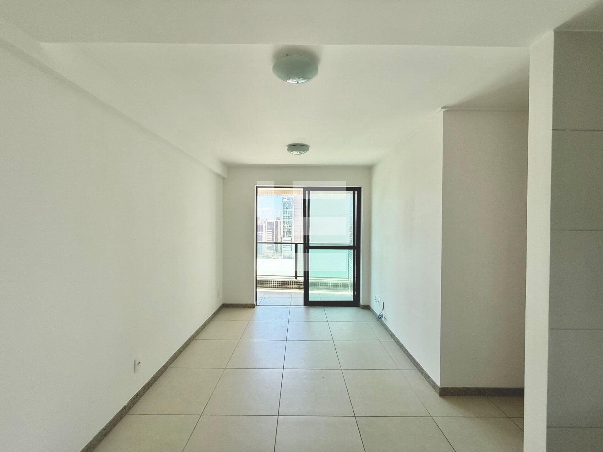 Apartamento de 59 m² para locação no Maria Lígia – Andar alto, ventilado e impecável