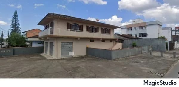 Sobrado Comercial e Residencial à venda no Aventureiro