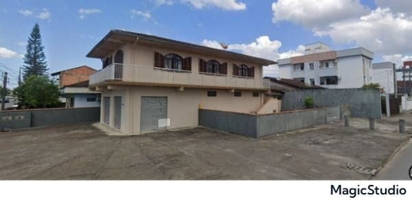 Sobrado Comercial e Residencial à venda no Aventureiro