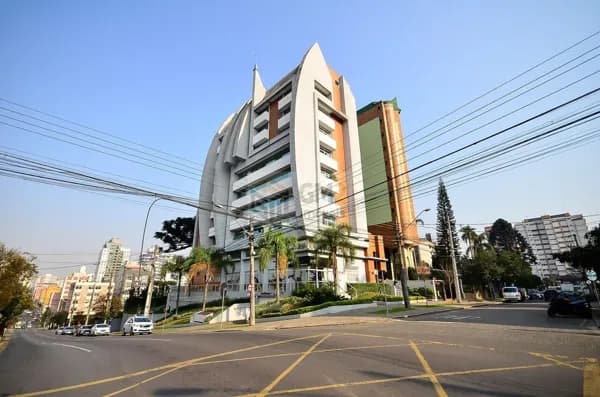 Sala Comercial no Centro / Alto da XV em Curitiba PR com 3 Vagas e 148 M²