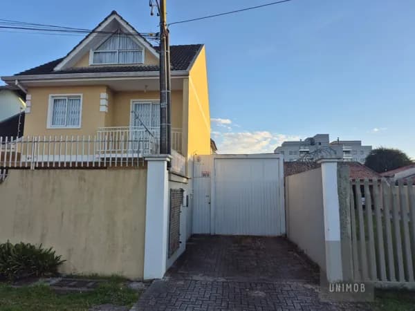 Sobrado em Condomínio Fechado no Fanny - Excelente Padrão, Pronto para Morar