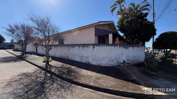 Casa com 3 quartos à venda no Jardim Planalto