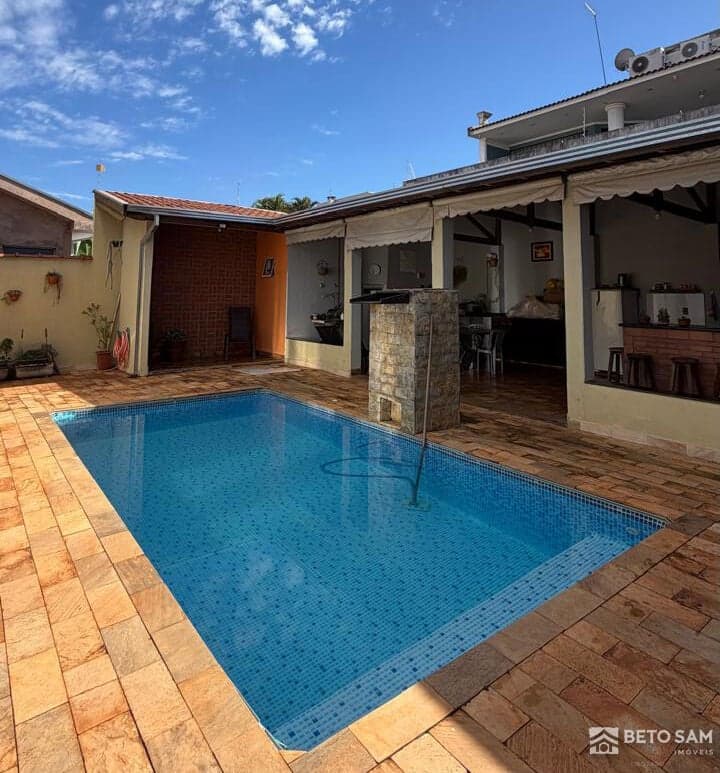 Casa aconchegante à venda no Santa Cecília III