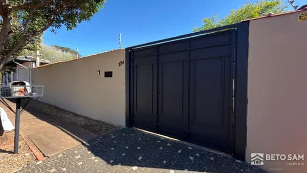 Casa à venda com vista privilegiada no Santa Amélia
