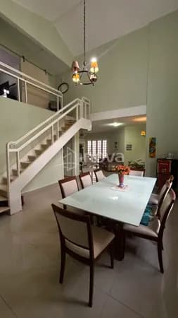 Casa de Alto Padrão à Venda no Parque das Palmeiras – Angra dos Reis/RJ