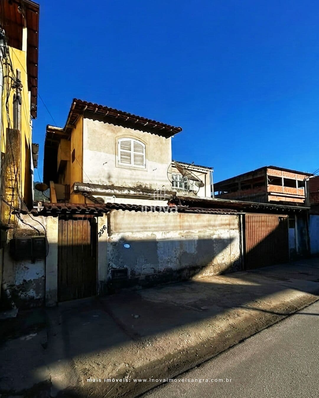 Casa térrea + casa sobreposta à venda na Nova Angra – Angra dos Reis/RJ