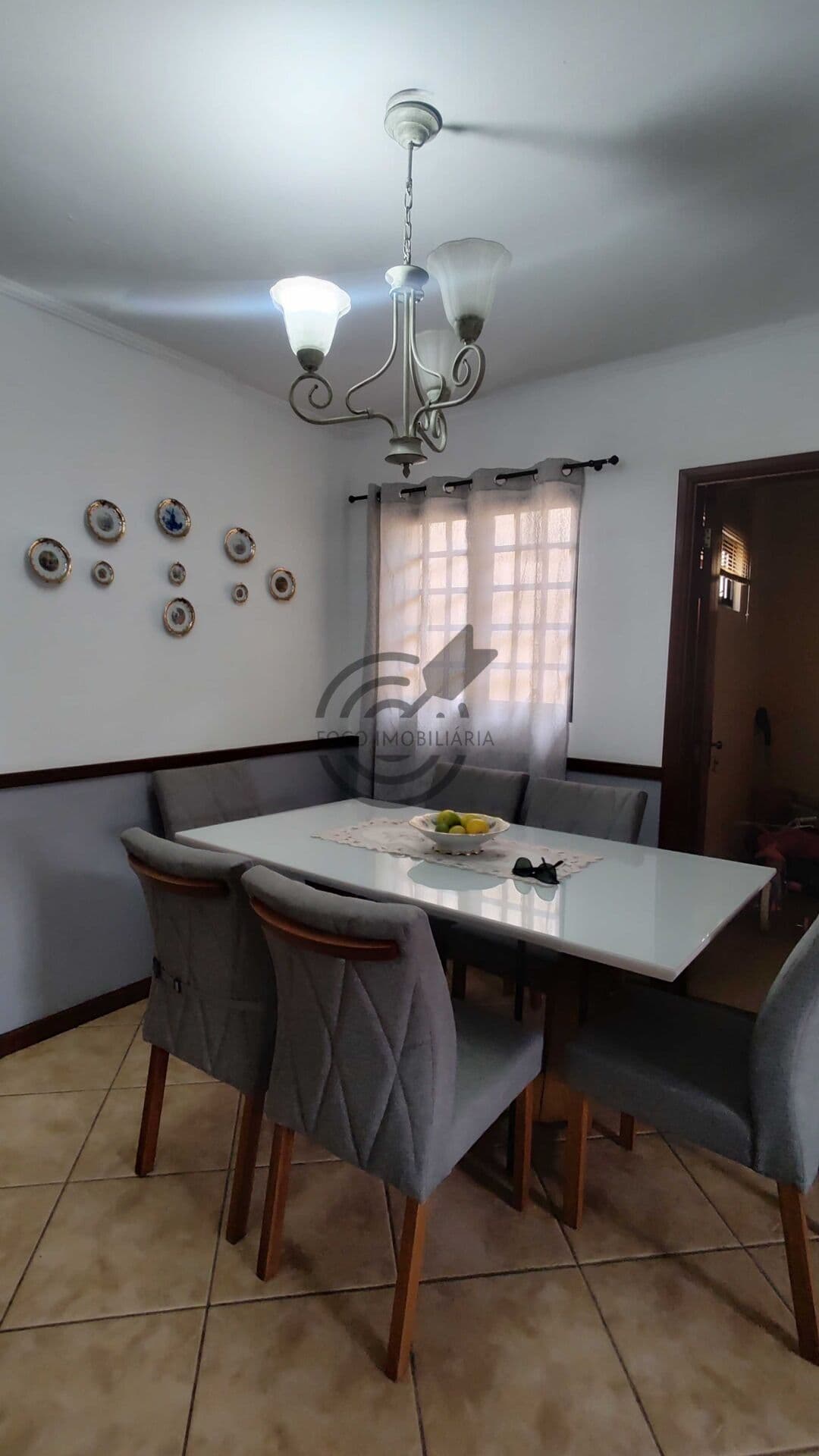Vende-se Casa com 2 suítes no Jardim Refúgio, aceita permuta como parte do pagamento.