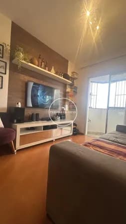 Apartamento à Condomínio Edifício Triunfo - Jardim Iracema - São Paulo/SP