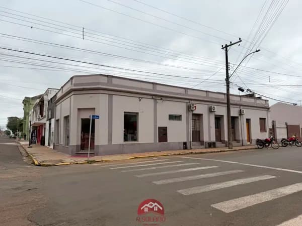 Prédio/Edifício Inteiro em Itaqui - Centro